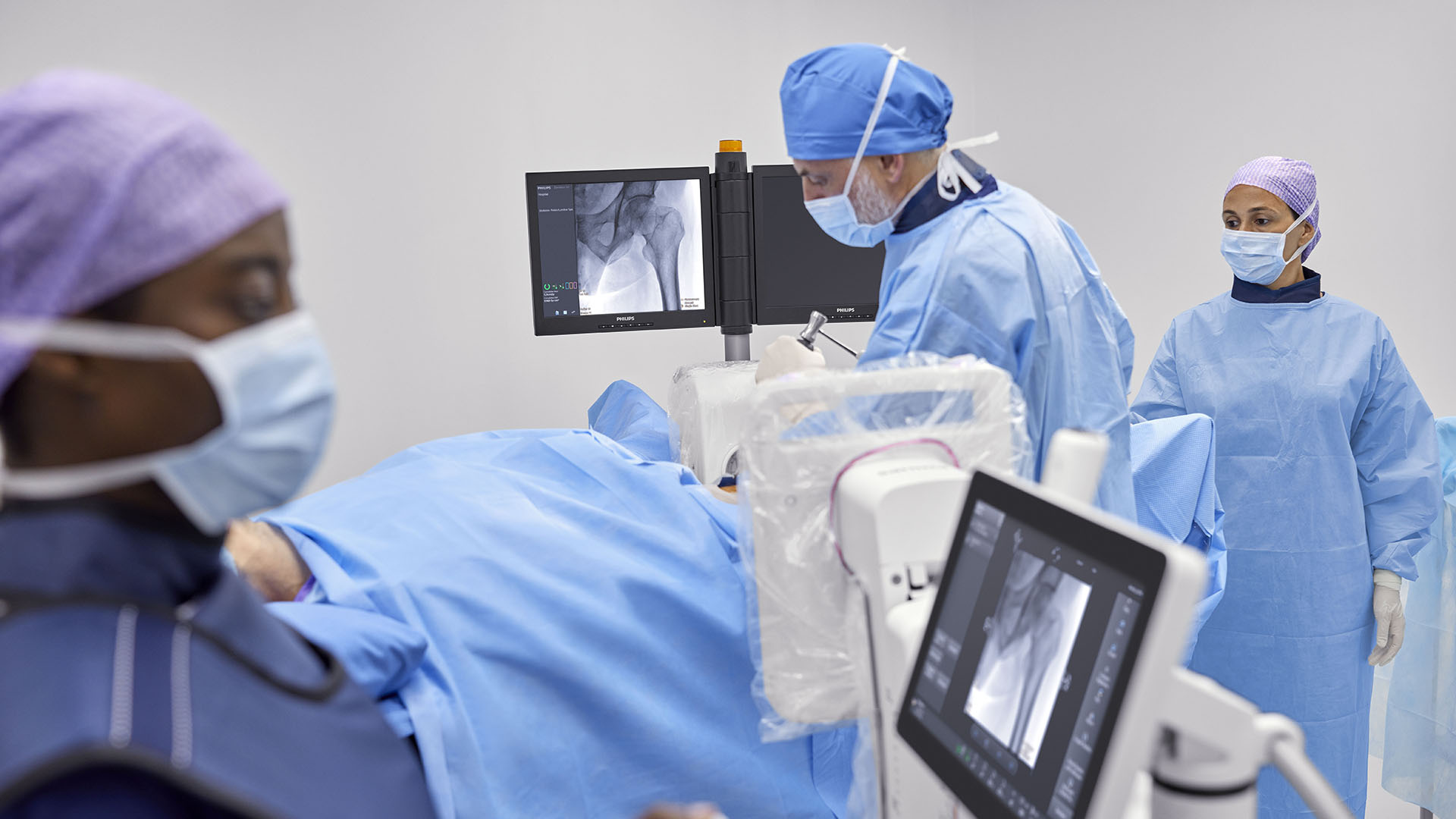 Philips extends its mobile C-arm range with Zenition 30, alleviating staff shortages by empowering surgeons with greater personalization and control